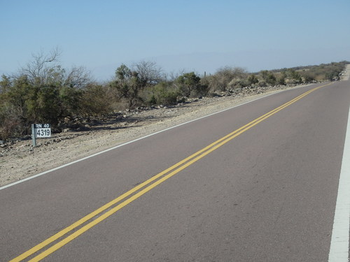 The view on Ruta 40 heading south/sur.